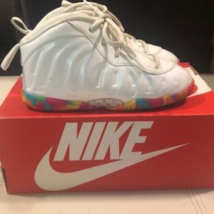 Nike little posite one td white w/ multi color 10c